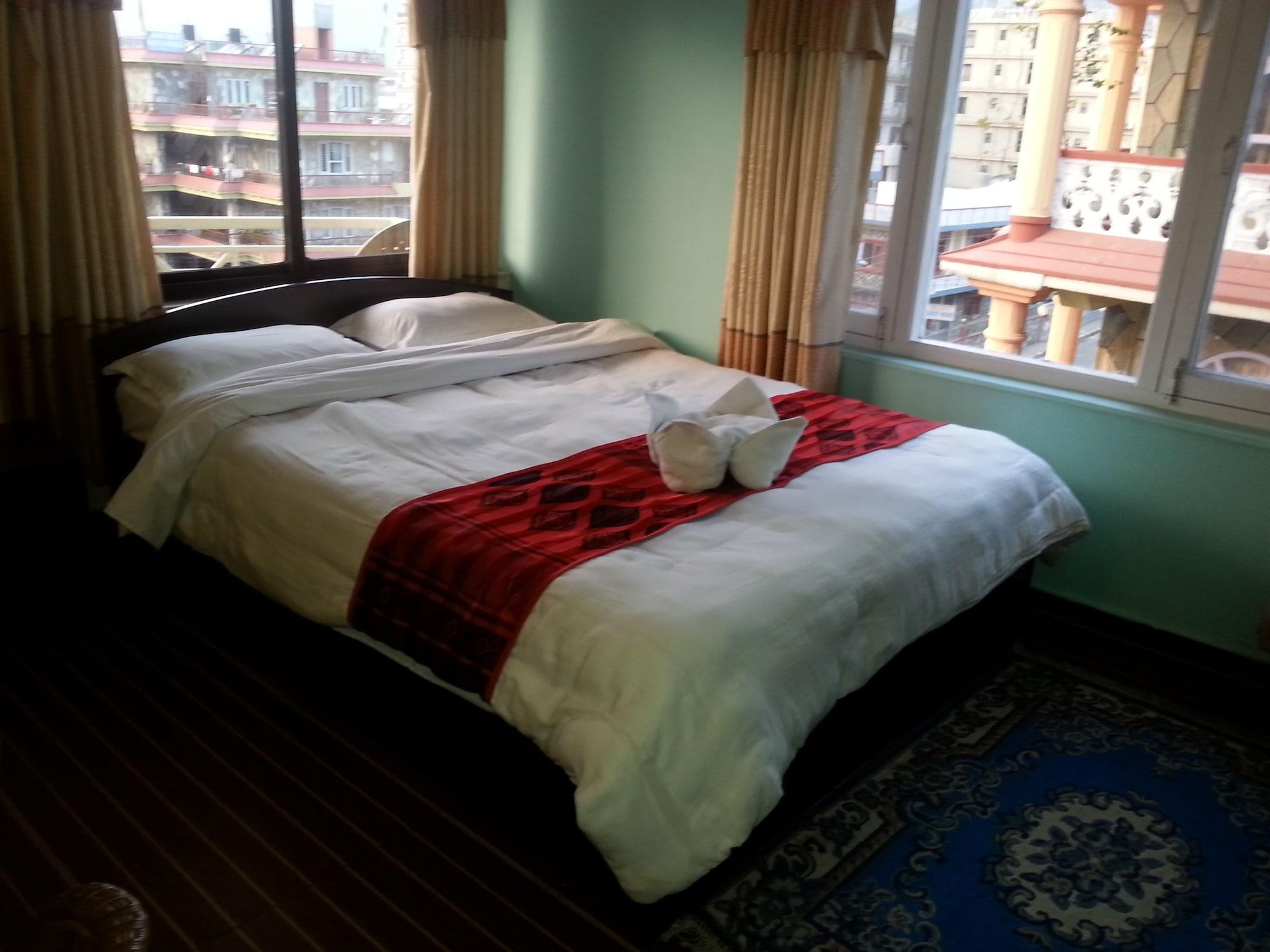 Hotel Fewa Holiday Inn Покхара Екстер'єр фото